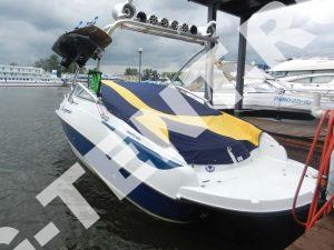 Стояночный тент на катер Chaparral вид сзади